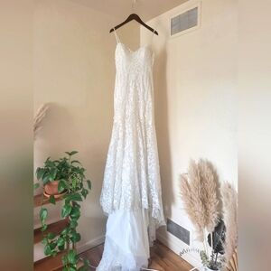 Stunning Wedding Gown